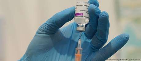 A AstraZeneca anunciou atraso na entrega das 400 milhões de doses encomendadas pela UE A AstraZeneca anunciou atraso na entrega das 400 milhões de doses encomendadas pela UE