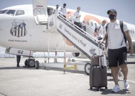 Santos já está no Rio de Janeiro para a final da Libertadores (Crédito: Divulgação/SantosFC) Santos já está no Rio de Janeiro para a final da Libertadores (Crédito: Divulgação/SantosFC)