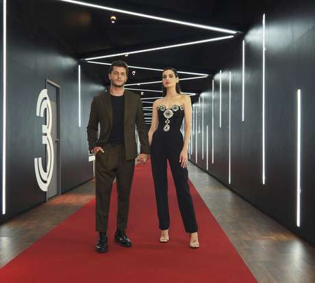 Netflix anuncia realities com Camila Queiroz, Klebber Toledo, Wanessa e Zez&eacute; de Camargo