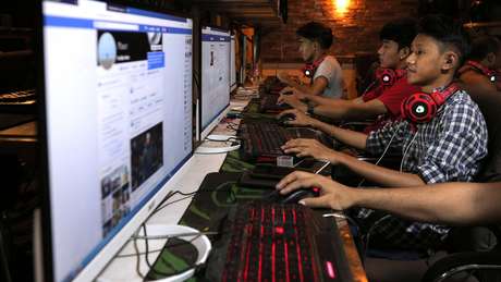 O Facebook é onde as pessoas expressaram suas opiniões sobre o golpe O Facebook é onde as pessoas expressaram suas opiniões sobre o golpe