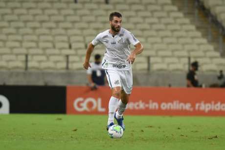 Laércio reencontra o adversário da sua estreia como titular do Santos (Crédito: Ivan Storti/SantosFC) Laércio reencontra o adversário da sua estreia como titular do Santos (Crédito: Ivan Storti/SantosFC)
