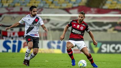 O camisa 10 Diego recebeu o terceiro cartão amarelo diante do Vasco (Foto: Marcelo Cortes / Flamengo) O camisa 10 Diego recebeu o terceiro cartão amarelo diante do Vasco (Foto: Marcelo Cortes / Flamengo)
