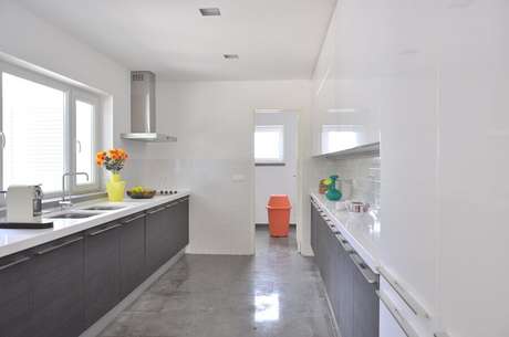 5. Para casas e apartamentos pequenos invista em um mesmo piso para todos os ambientes – Foto: habitissimo 5. Para casas e apartamentos pequenos invista em um mesmo piso para todos os ambientes – Foto: habitissimo