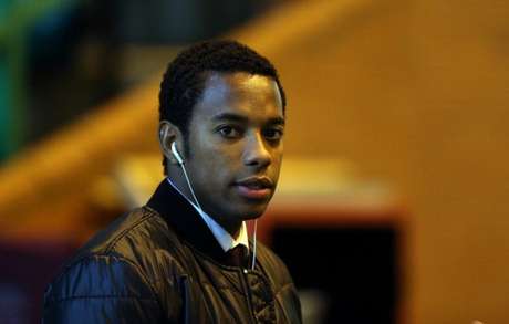Robinho está com 37 anos e afirmou, em 2020, tirar tempo para estudar caso (Foto: AFP) Robinho está com 37 anos e afirmou, em 2020, tirar tempo para estudar caso (Foto: AFP)