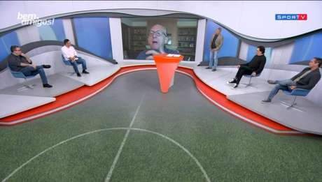 Everaldo Marques, Caio Ribeiro, Maurício Noriega, Casagrande e Galvão Bueno participando do 'Bem, Amigos!' (Foto: Reprodução/SporTV)