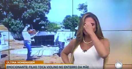 A apresentadora Silvye Alves não resistiu à cena triste do filho se despedindo da mãe com música Silvye Alves âncora do Cidade Alerta da Record Goias