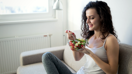 Saiba quais alimentos podem influenciar seu sono