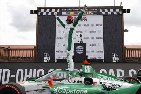 Colton Herta levou a melhor na segunda corrida em Mid-Ohio. Newgarden foi 8º, com Dixon em 10º Colton Herta levou a melhor na segunda corrida em Mid-Ohio. Newgarden foi 8º, com Dixon em 10º
