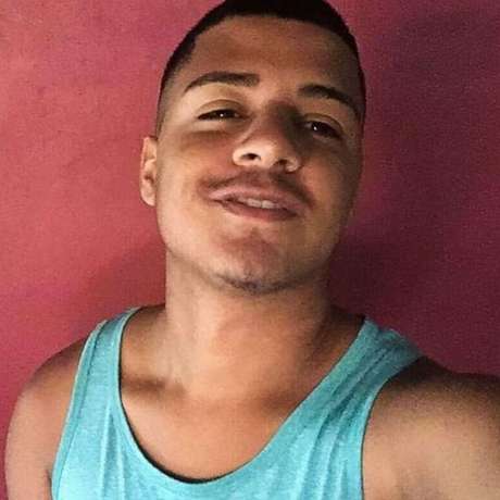 Allan levou diversos tiros no Massacre de Realengo, mas conseguiu fugir Allan levou diversos tiros no Massacre de Realengo, mas conseguiu fugir