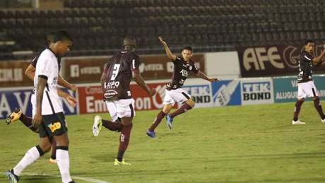 Time de Araraquara fez ruir melhor sequência corintiana na 'Era Mancini' (Foto: Divulgação/Ferroviária SA)