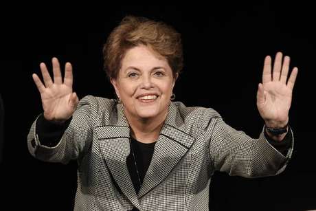 Dilma foi absolvida pelo TCU pela compra da refinaria pela Petrobras