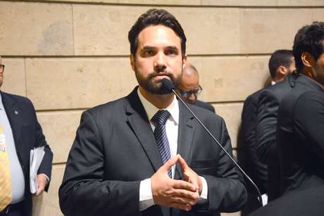 Presidente da Câmara do Rio aceita abertura do processo de cassação de Jairinho Presidente da Câmara do Rio aceita abertura do processo de cassação de Jairinho