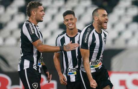 Botafogo Estreara Na Serie B Em Uma Sexta E Tera Dois Dos Dez Primeiros Jogos Transmitidos Pela Tv Globo