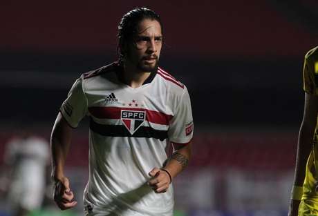 Benítez tem estiramento na coxa e será monitorado (Foto: Paulo Pinto / saopaulofc.net)