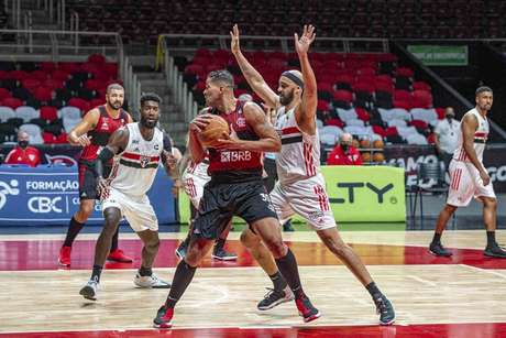Flamengo vence o São Paulo e garante heptacampeonato do NBB