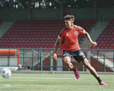 Rigoni Treina E Espera Regularizacao Para Estrear No Sao Paulo