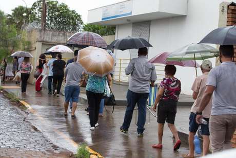 Mortes por covid caem 95% em Serrana aps vacinao em massa