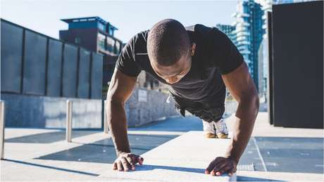 Flexões parecem particularmente adequadas para dar ao seu sistema cardiovascular um bom treino