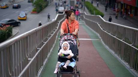 Cerca de 12 milh&otilde;es de beb&ecirc;s nasceram na China no ano passado, o menor n&uacute;mero de nascimentos registrados desde 1960