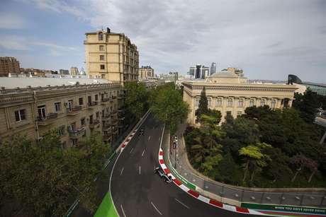 Pirelli Aposta Em Estrategia E Leva Gama Mais Macia De Pneus Para Gp Do Azerbaijao
