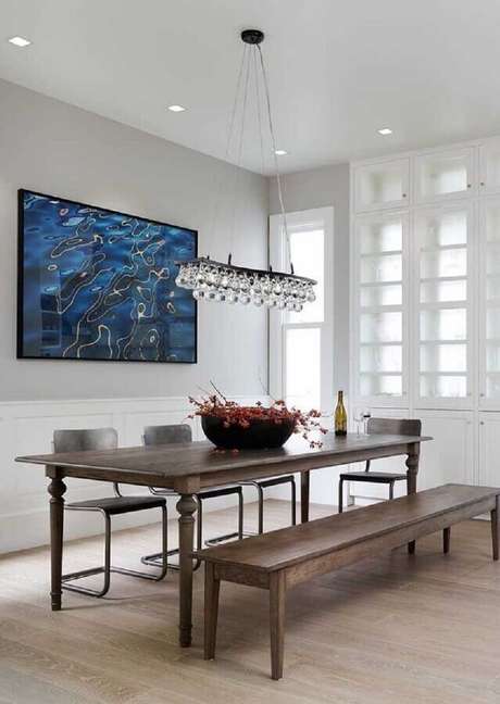 57. Sala de jantar decorada com lustre de teto – Foto: Casa de Valentina 57. Sala de jantar decorada com lustre de teto – Foto: Casa de Valentina