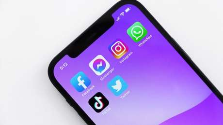 Brasileiros estão usando menos as redes sociais para ver notícias 