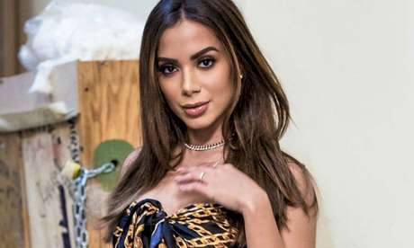 Anitta grava video sensual para o OnlyFans