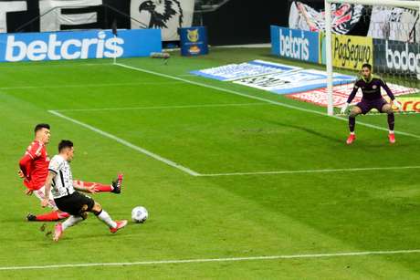 Corinthians Empata Com Inter Em Jogo De Arbitragem Polemica