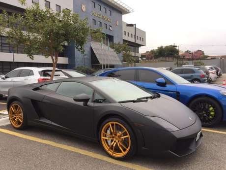 Lamborghini e outros carros de luxo foram apreendidos durante a operação Daemon