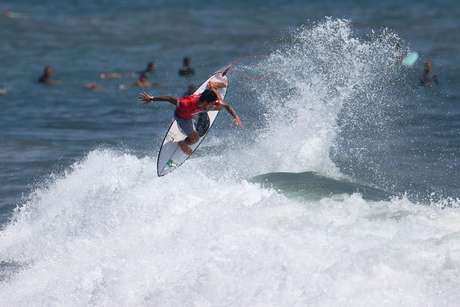 Gabriel Medina executa manobra na sua bateria no Japão Gabriel Medina executa manobra na sua bateria no Japão
