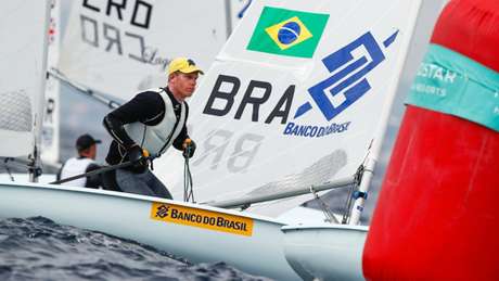 Robert Scheidt estreou na Olímpiada de Tóquio neste domingo (Divulgação) Robert Scheidt estreou na Olímpiada de Tóquio neste domingo (Divulgação)