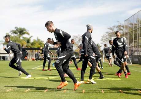 Ainda sem  reforços, Corinthians termina preparação contra o Flamengo 
