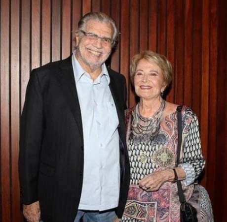 Tarcísio Meira era casado com a também atriz Glória Menezes que está internada no mesmo hospital também enfrentando a covid-19