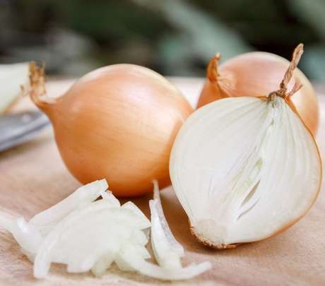 O &uacute;ltimo corte da cebola representa quantos quilos voc&ecirc; deseja perder! (Shutterstock)