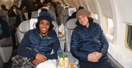 David Luiz e Willian jogaram juntos no Chelsea e no Arsenal, ambos da Inglaterra (Foto: Reprodução)