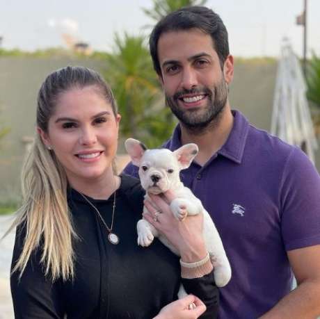 B&aacute;rbara Evans e Gustavo Theodoro anunciam a chegada de seu primeiro filho