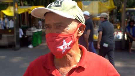 Trabalhador da construção civil Francisco Lino Neto disse que foi à Paulista 'pela democracia'