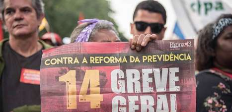 Opositores à greve fazem campanha por demissão de grevistas