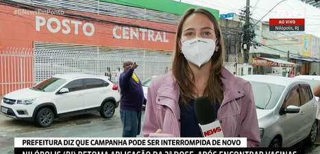 Repórter ignora gritos de homem contra a Globo ao vivo