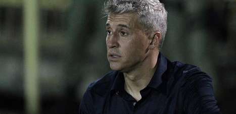 Crespo reclama de gramado e faz ressalva: "Não acabou"