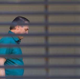 Moraes autoriza cirurgia de Bolsonaro, mas nega prisão domiciliar