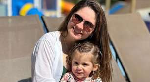 Mulher que perdeu nove bebês celebra a vida da filha de dois anos
