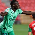 Real sofre, segura placar e fica a uma vitória do título