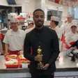 Michael B. Jordan causa alvoroço ao celebrar vitória do Oscar em fast food