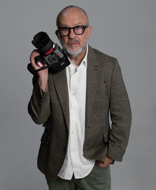 Bob Wolfenson: 50 Anos de Fotografia que Desnudaram a Alma de Celebridades