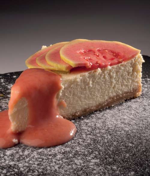 Claude Troisgros ensina a fazer cheesecake cremoso de goiaba