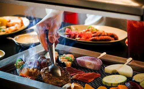 Taisho Taisho, churrasco japonês mais famoso de Curitiba, abre a primeira