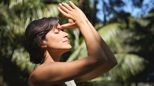 Inicie seu Dia com Intenção: O Poder da Oração para Atrair Positividade