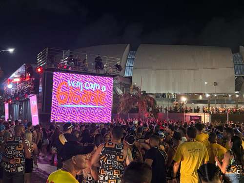 Carnatal: Claudia Leitte e Léo Santana Eletrizam Público em Noite de Mega Shows