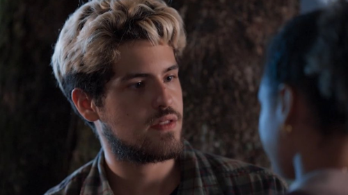 Drama em Três Graças: Jovem em Luta Contra Dependência Química Encontra Refúgio nas Ruas